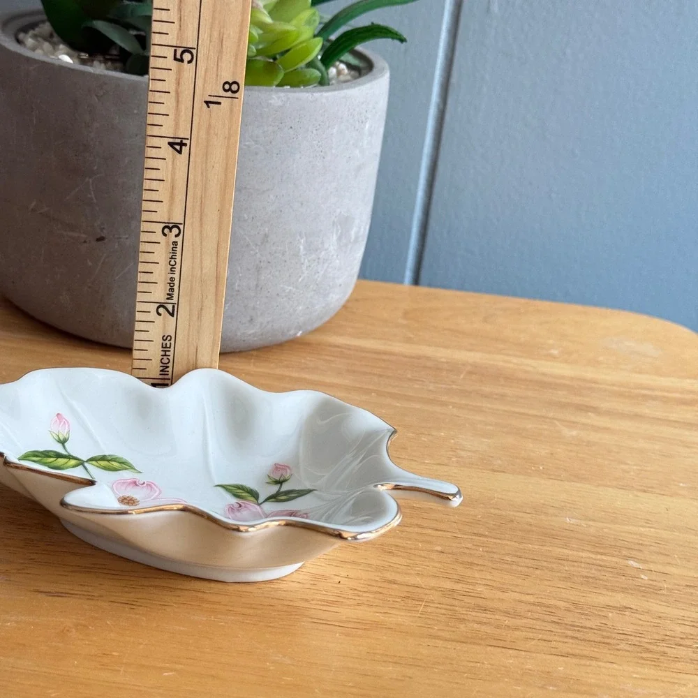 Lefton China Hand Painted Dogwood Leaf Trinket Dish Gold Trim 03534 Japan